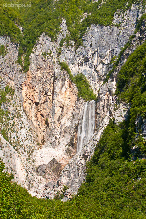 Boka Waterfall from the road bridge